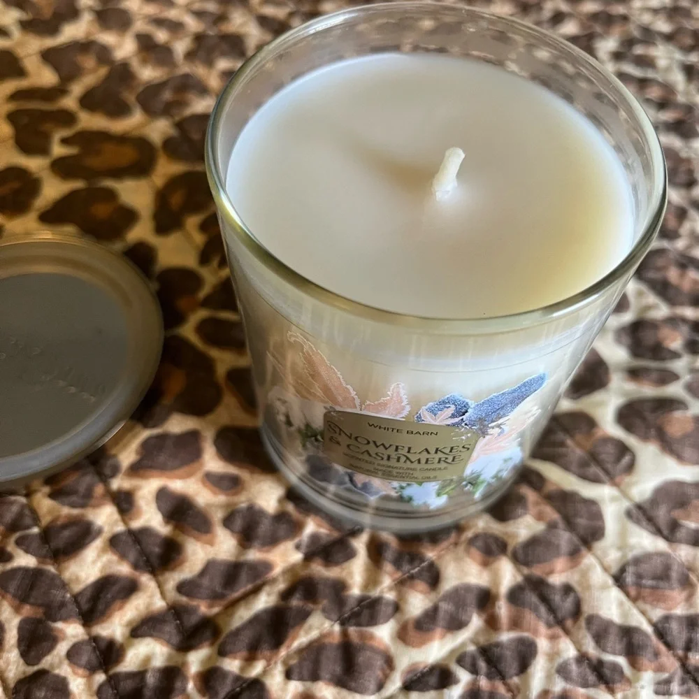 Snowflakes & Cashmere Bath & Body